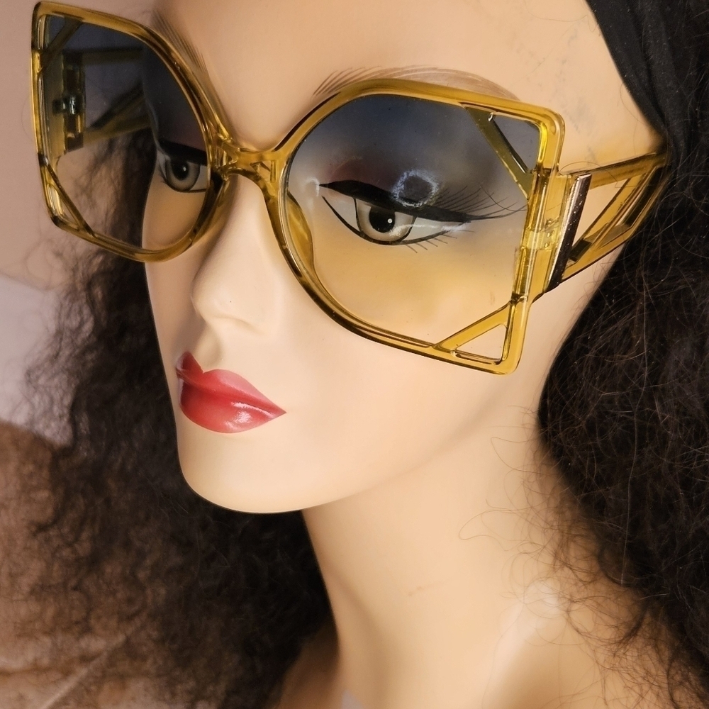 Oversized Retro Sunglasses